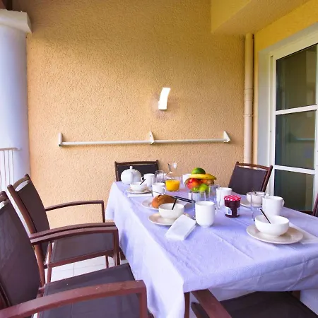 Apartment Village Cap Esterel - L'esquinade-63 By Interhome